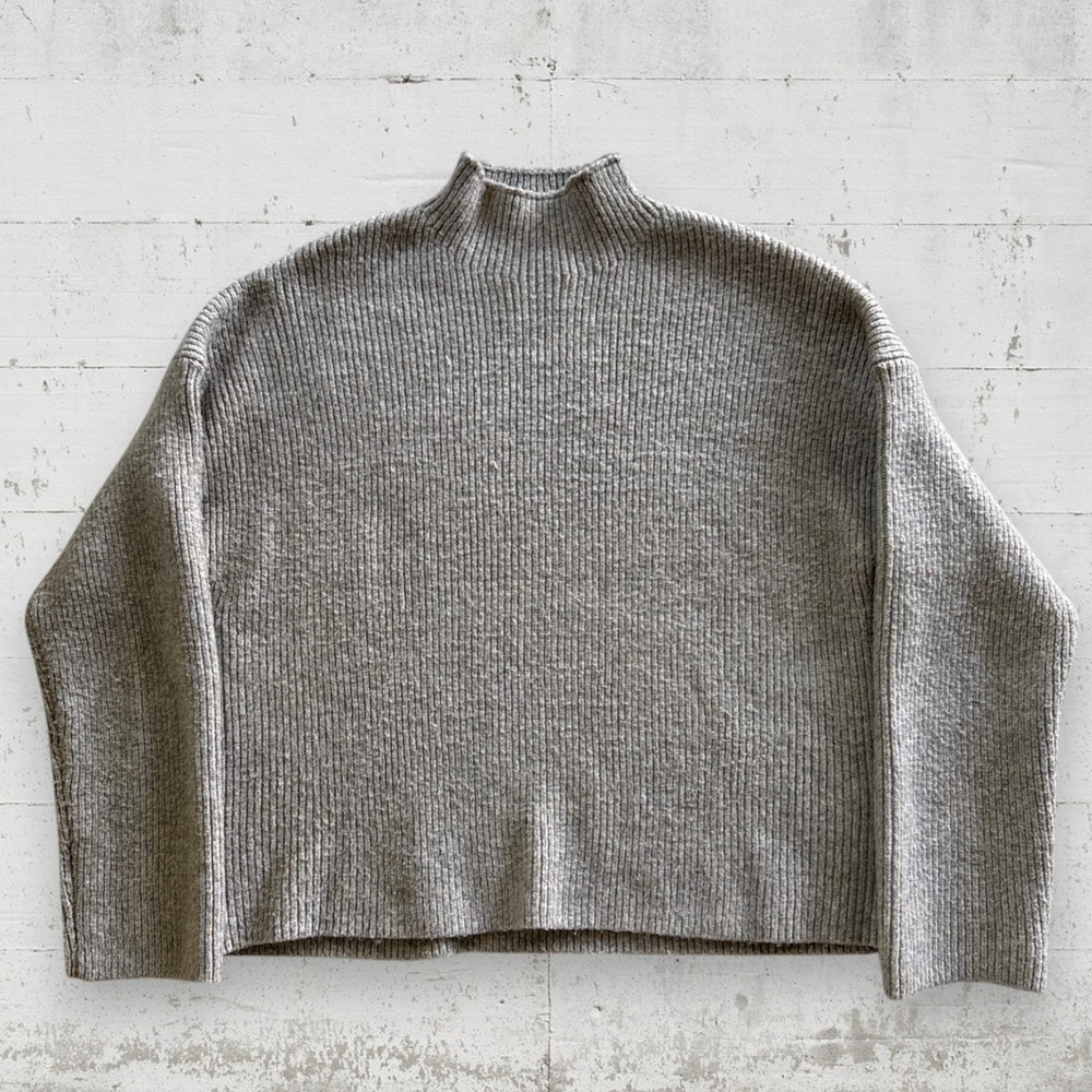 Abercrombie & Fitch Women's Long Sleeve Mock Neck Sweater Beige Size M Boxy